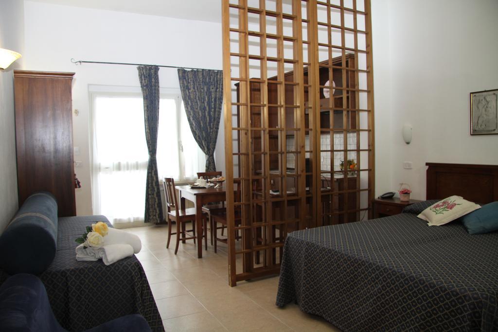 Residence I Due Pini Marina di Grosseto Exteriör bild